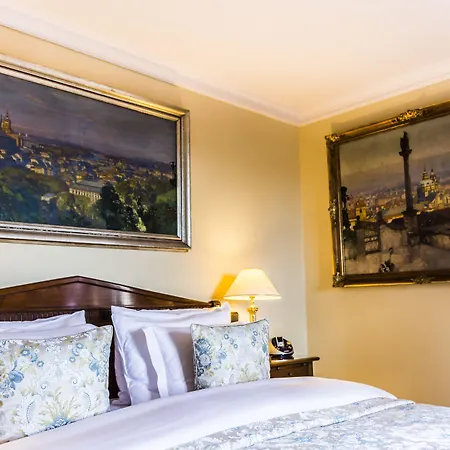 Hotel Golden Well