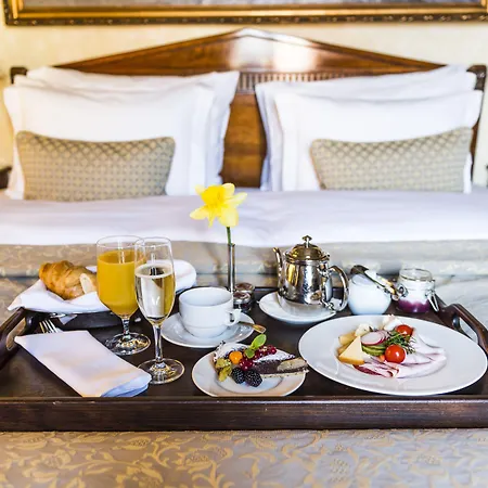 Golden Well Hotel 5*