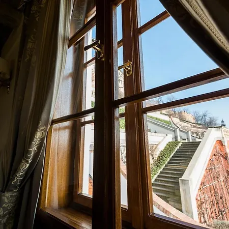 Hotel Golden Well 5*