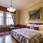 Golden Well Prag