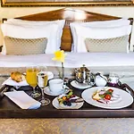 Golden Well Hotell 5*