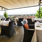 Golden Well Hotell