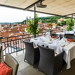 Hotell Golden Well 5*