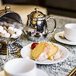 Hotell Golden Well