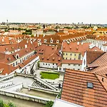 Hotell Golden Well