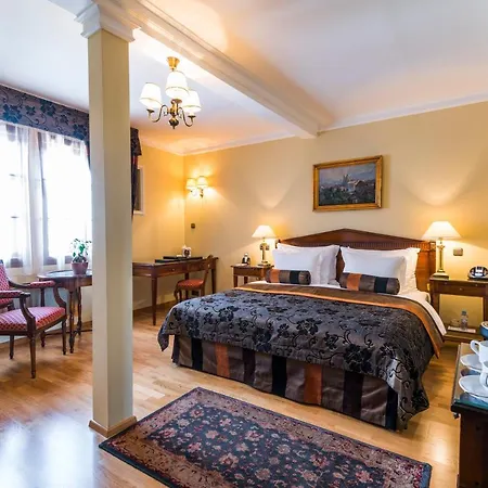 Hotell Golden Well