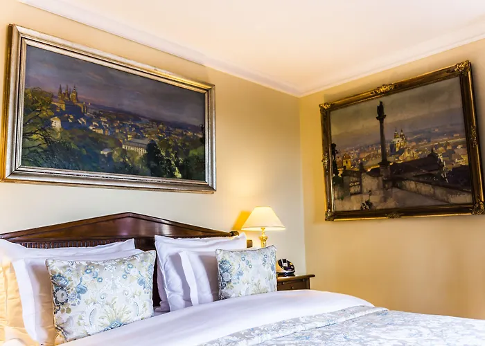 Hotel Golden Well