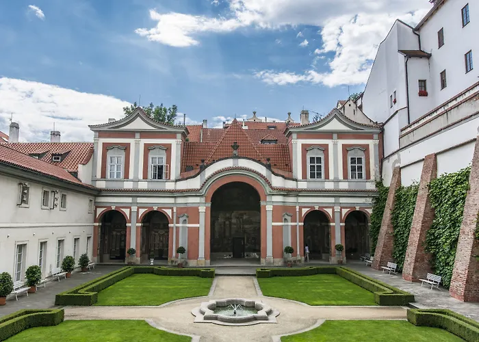 Golden Well Hotel 5*