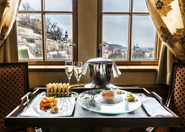 Golden Well Hotel