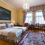 Hotell Golden Well 5*